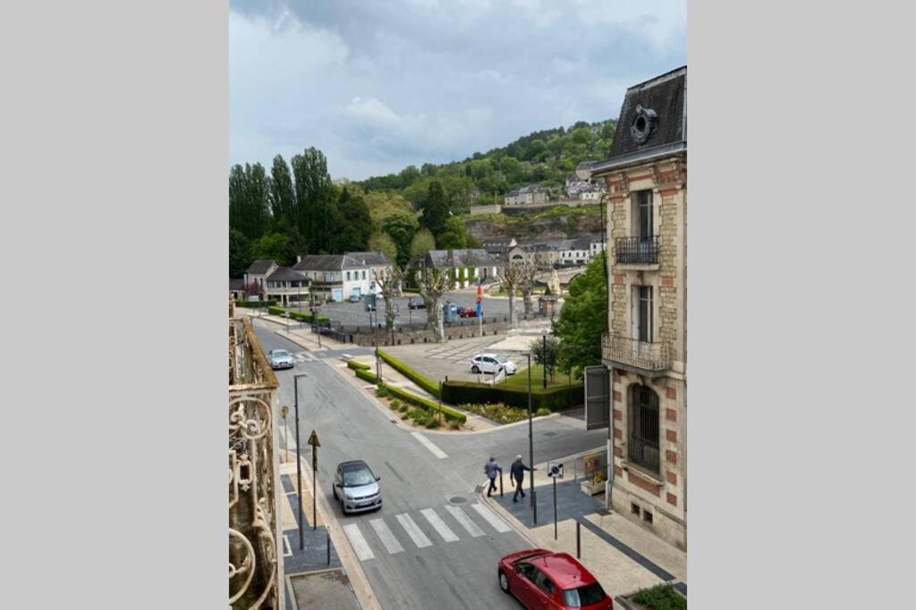 Magnifique Appartement Climatise - Classe 4 Etoiles Terrasson Exterior foto